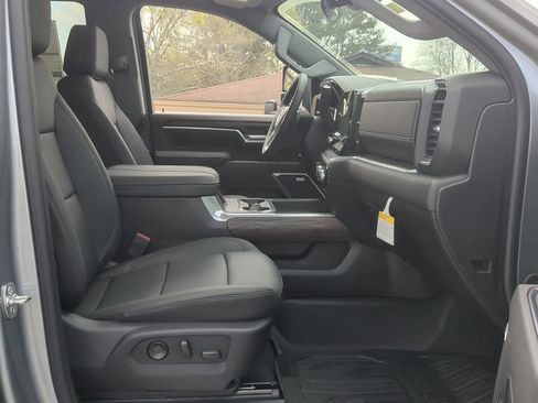 New 2026 GMC Sierra 2500 SLT w/ SLT Premium Package image 29