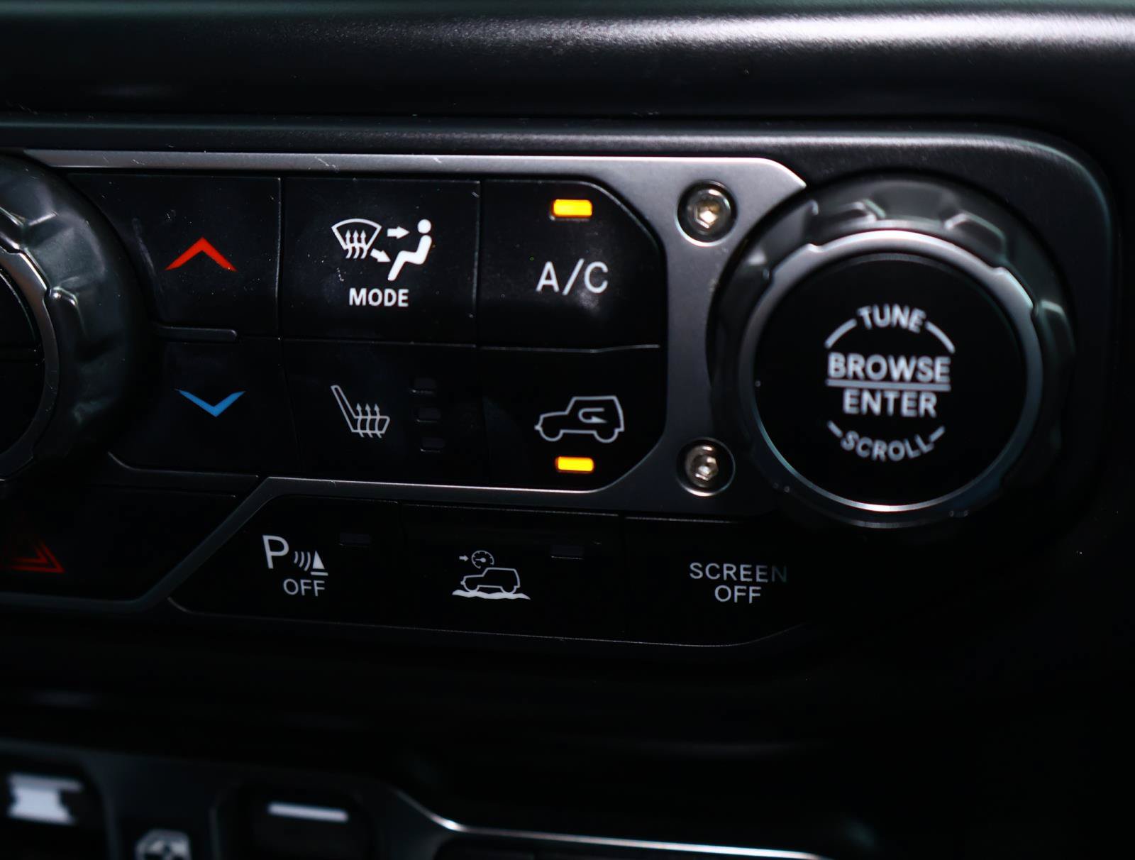 Used 2022 Jeep Wrangler Unlimited Sahara AWD/4WD image 26