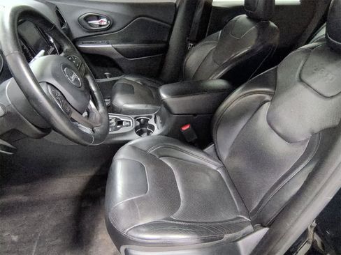 Used 2019 Jeep Cherokee Limited image 17