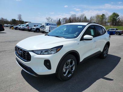 New 2025 Ford Escape ST-Line Select w/ Class II Trailer Tow Package