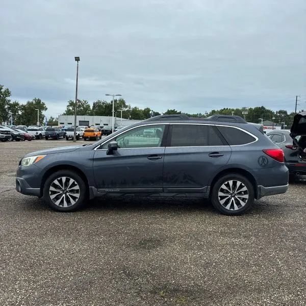 Used 2017 Subaru Outback 2.5i Limited AWD/4WD image 3