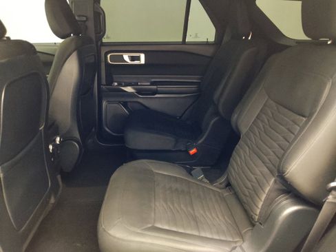 Used 2020 Ford Explorer XLT RWD image 18