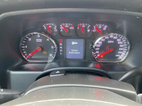 Used 2018 Chevrolet Silverado 1500 Custom w/ Custom Value Package AWD/4WD image 29