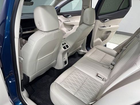 Used 2023 Buick Envision Avenir image 25