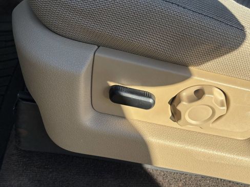 Used 2011 Ford F150 XLT w/ XLT Chrome Pkg image 21