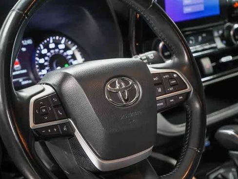 Certified 2023 Toyota Highlander LE image 21