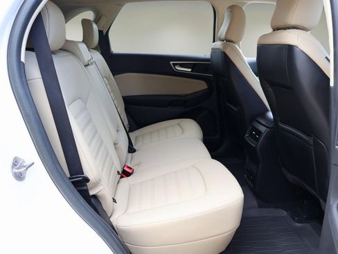 Used 2020 Ford Edge SEL w/ Convenience Package image 18