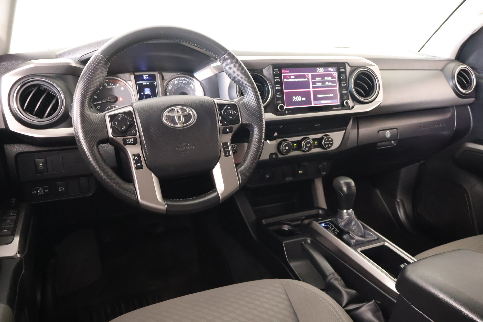 Used 2022 Toyota Tacoma SR5 w/ SR5 Appearance Package (SM) RWD image 2