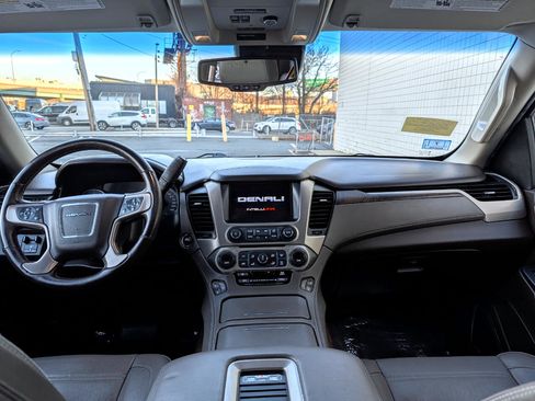 Used 2018 GMC Yukon XL Denali w/ Denali Ultimate Package image 9
