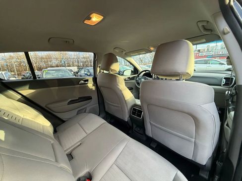 Used 2017 Kia Sportage LX w/ LX Popular Package image 43