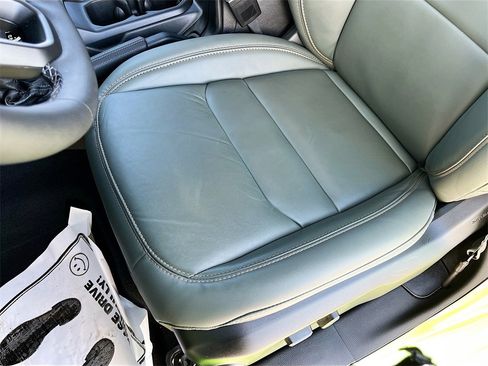 Certified 2025 Jeep Gladiator Mojave image 19