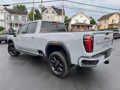 Used 2025 GMC Sierra 2500 AT4 AWD/4WD image 7