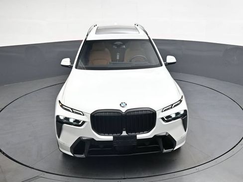 Used 2025 BMW X7 xDrive40i w/ M Sport Package AWD/4WD image 29
