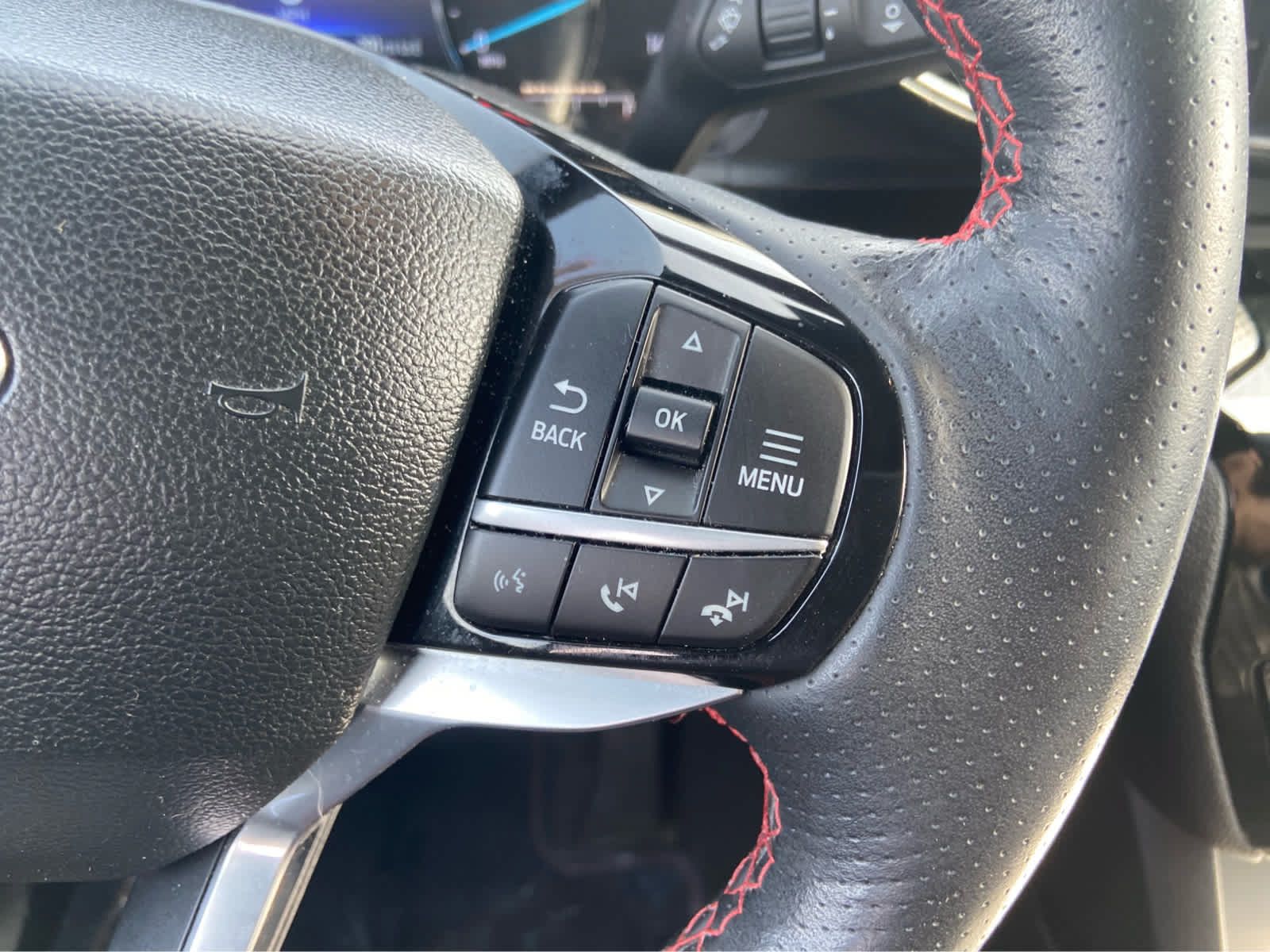 Used 2022 Ford Explorer ST-Line AWD/4WD image 25