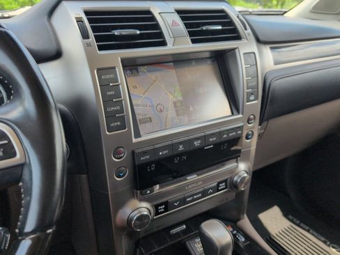 Used 2021 Lexus GX 460 Premium w/ Premium Package AWD/4WD image 17