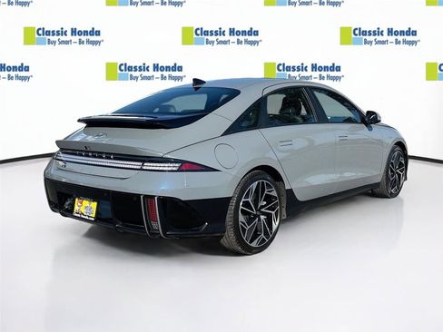 Used 2024 Hyundai Ioniq 6 SEL RWD image 8