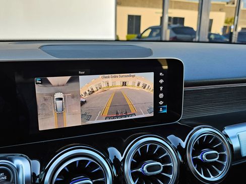 Used 2020 Mercedes-Benz GLB 250 image 35