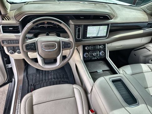 Used 2024 GMC Yukon Denali w/ Advanced Technology Package AWD/4WD image 20