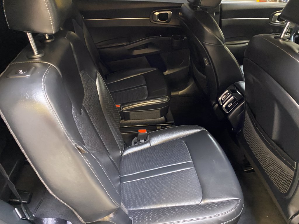 Used 2025 Kia Sorento EX w/ Panoramic Sunroof Package FWD image 27