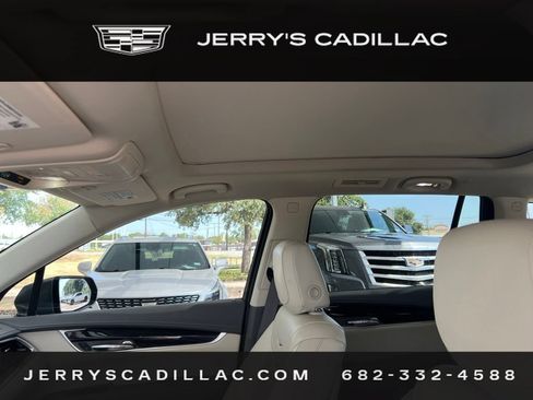 Used 2022 Cadillac XT6 Premium Luxury FWD image 9