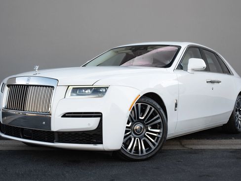 Used 2024 Rolls-Royce Ghost image 1