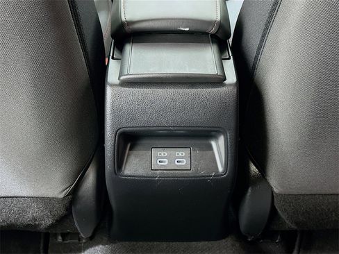 Used 2024 Toyota Corolla SE image 31