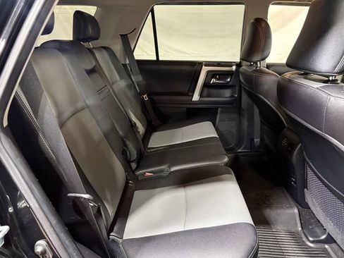 Used 2018 Toyota 4Runner SR5 Premium image 19