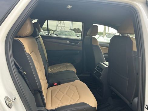 New 2026 Volkswagen Atlas Cross Sport SE image 41