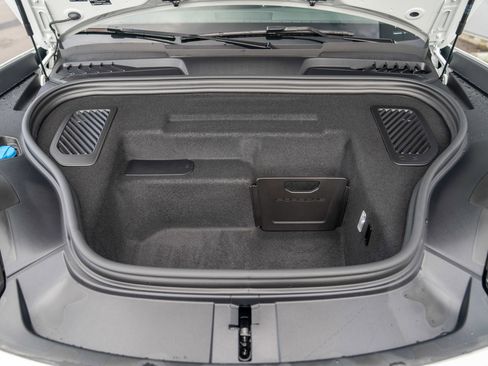 Certified 2025 Porsche Macan Electric image 27