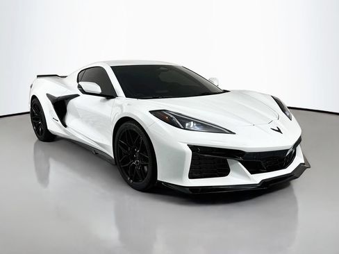Used 2025 Chevrolet Corvette Z06 RWD image 7