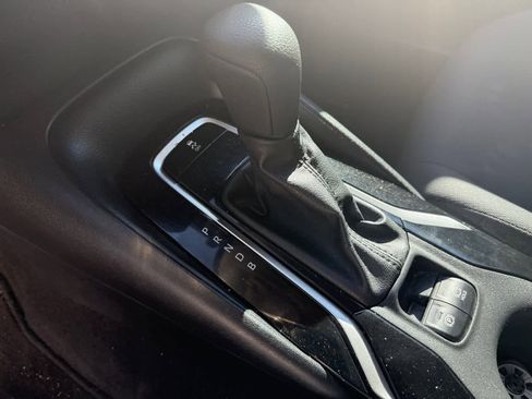 Used 2022 Toyota Corolla LE image 16