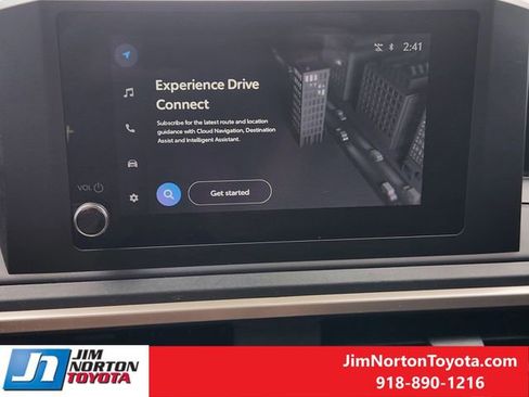 Used 2025 Toyota Tacoma SR AWD/4WD image 17