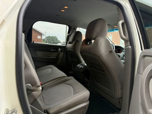 Used 2015 GMC Acadia SLE FWD image 10