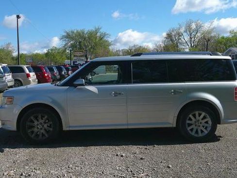 Used 2010 Ford Flex SEL FWD image 11