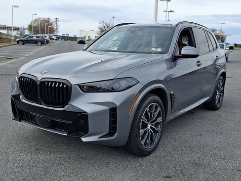 New 2026 BMW X5 xDrive50e w/ Executive Package image 2