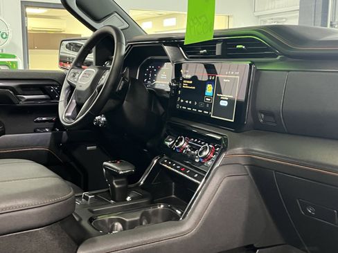 Certified 2024 GMC Sierra 1500 AT4 w/ Technology Package image 9