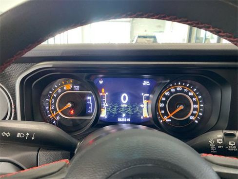 Used 2024 Jeep Wrangler Unlimited Rubicon image 16