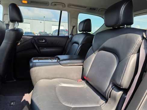 Used 2017 INFINITI QX80 4WD w/ All Season Package image 33