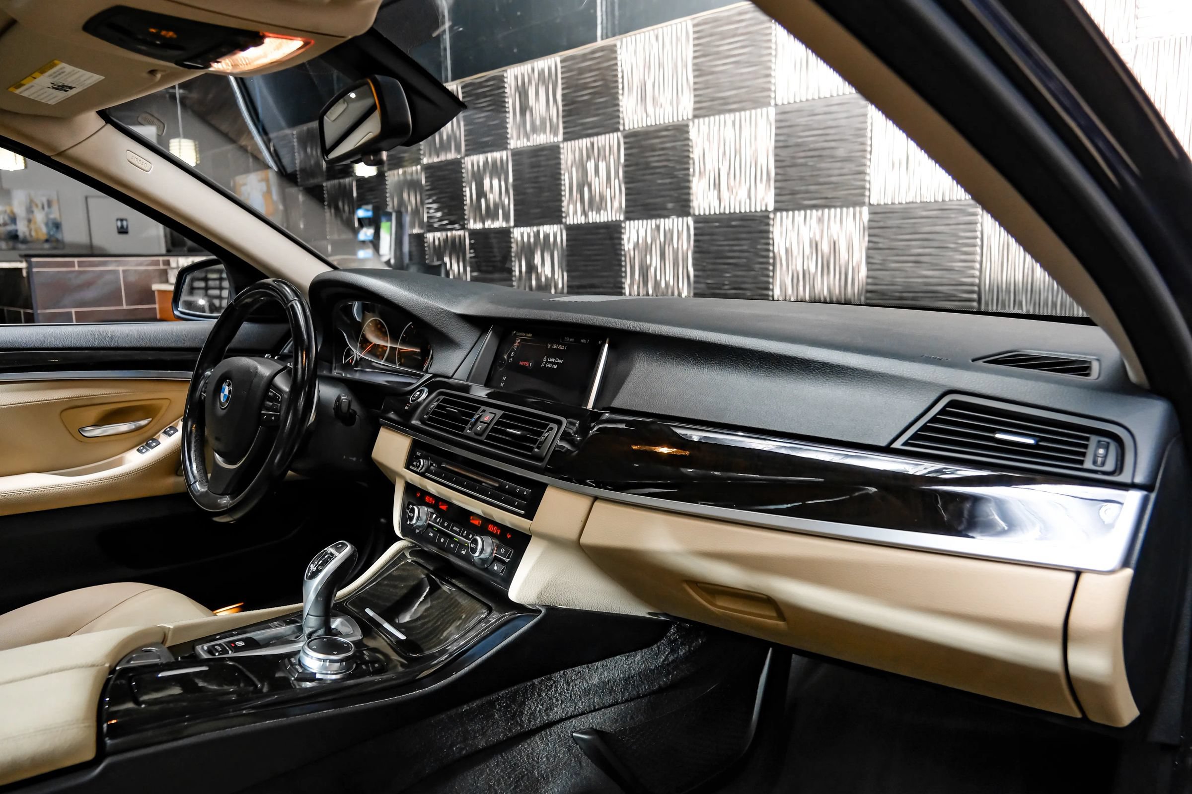 Used 2016 BMW 528i Sedan RWD image 11
