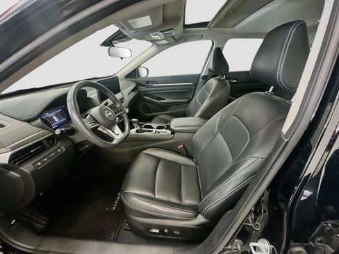 Used 2024 Nissan Altima 2.5 SL FWD image 13