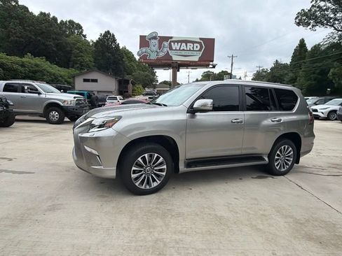 Used 2023 Lexus GX 460 Luxury w/ Accessory Package AWD/4WD image 18