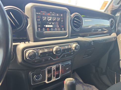 Used 2021 Jeep Wrangler Unlimited Sport AWD/4WD image 26