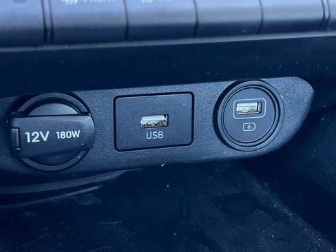 Used 2023 Hyundai Elantra Limited FWD image 30