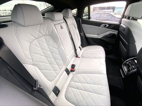 Used 2026 BMW X6 xDrive40i w/ Climate Comfort Package image 20