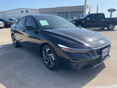 Used 2024 Hyundai Elantra Limited FWD image 4