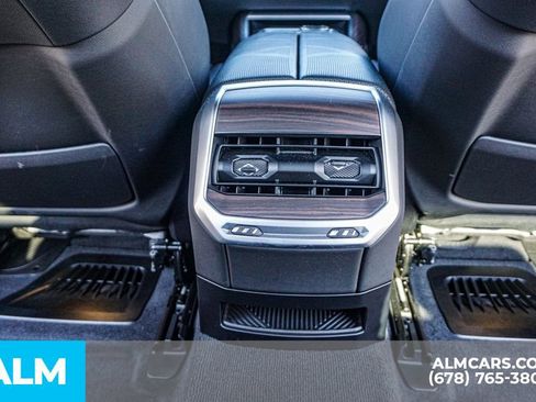 Used 2023 BMW 740i image 30