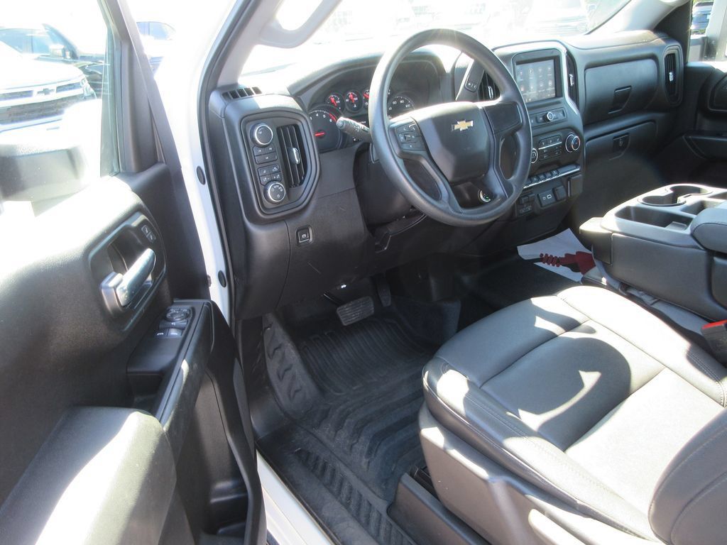 Certified 2025 Chevrolet Silverado 2500 W/T w/ WT Convenience Package AWD/4WD image 15