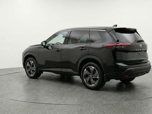 Used 2025 Nissan Rogue SV image 6