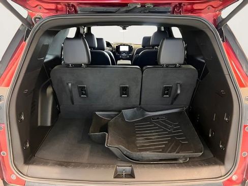 Used 2023 Chevrolet Traverse LT w/ LT Premium Package AWD/4WD image 10