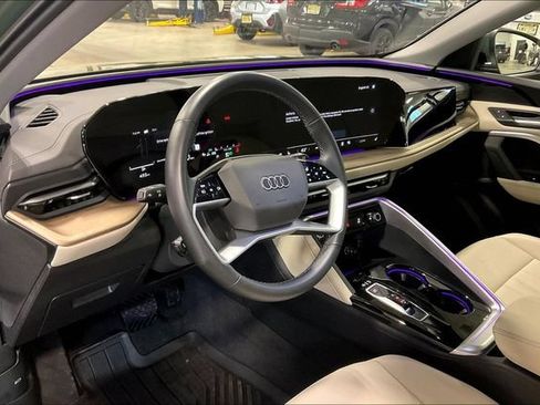 Certified 2025 Audi Q5 Premium w/ Convenience Package AWD/4WD image 14